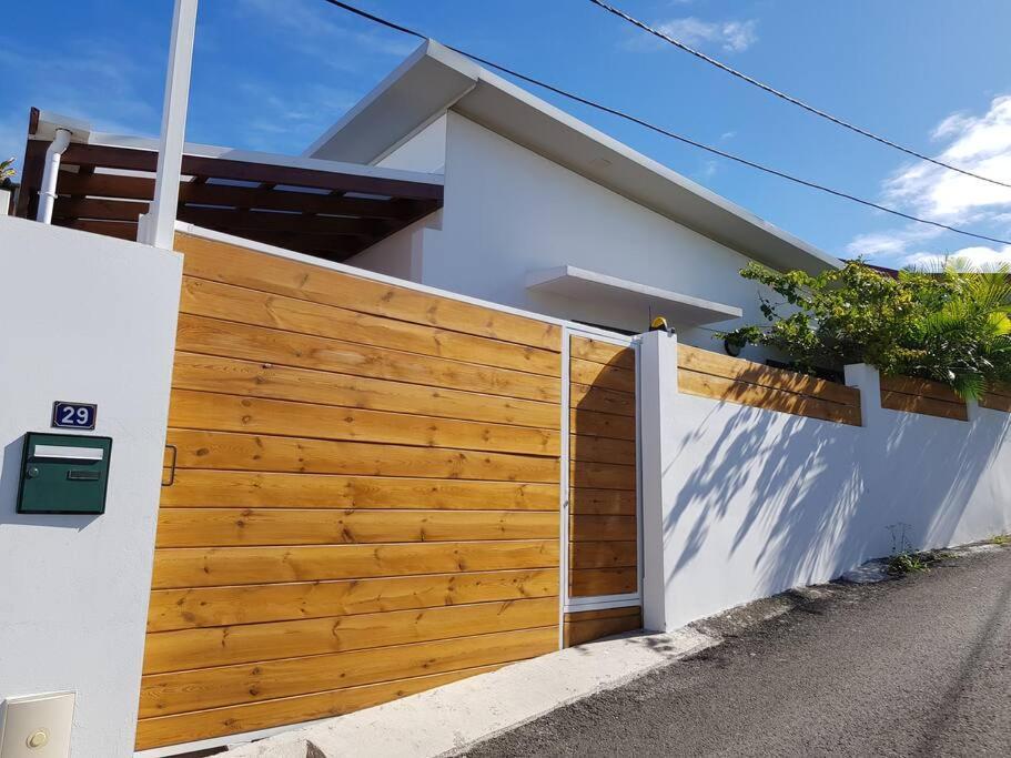 Case Terre Sainte - Maison Meublee F3 Екстер'єр фото
